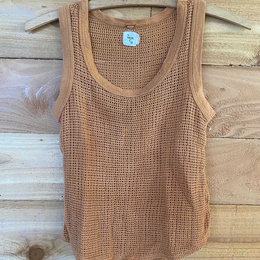 Nico Nico Cotton mesh tank size 8